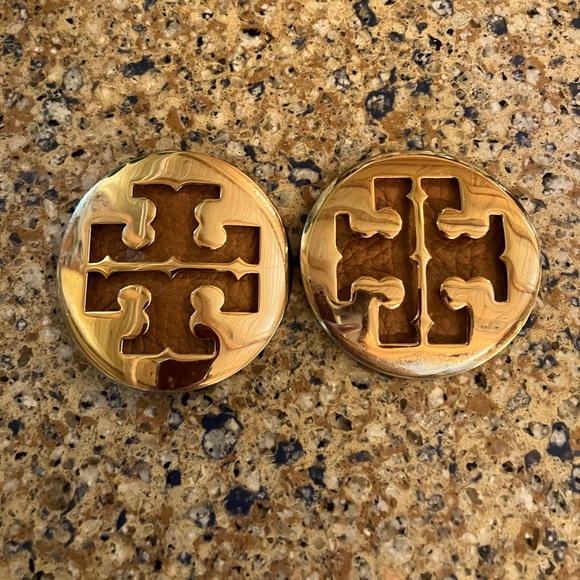 Two Tory Burch gold medal insignia pieces in perfect condition - Picture 2 of 2